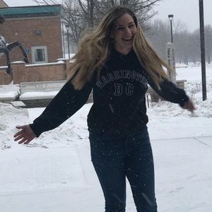 hi i’m mary you should probably read my bio <3